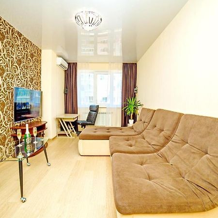 Квартира Посуточно Двокімнатна У Мікрорайоні Садовий Мережа Alex Apartments Документи Для Відряджень Фоп 3 Група Πολτάβα Εξωτερικό φωτογραφία