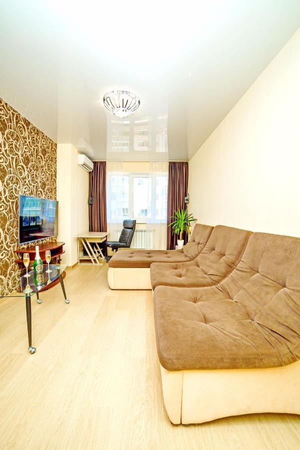 Квартира Посуточно Двокімнатна У Мікрорайоні Садовий Мережа Alex Apartments Документи Для Відряджень Фоп 3 Група Πολτάβα Εξωτερικό φωτογραφία