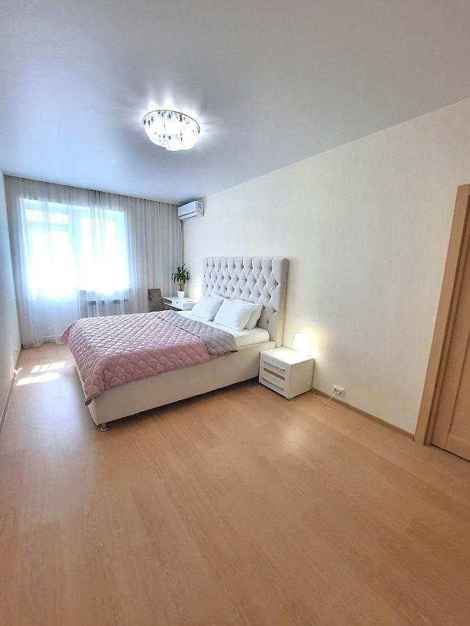 Квартира Посуточно Двокімнатна У Мікрорайоні Садовий Мережа Alex Apartments Документи Для Відряджень Фоп 3 Група Πολτάβα Εξωτερικό φωτογραφία