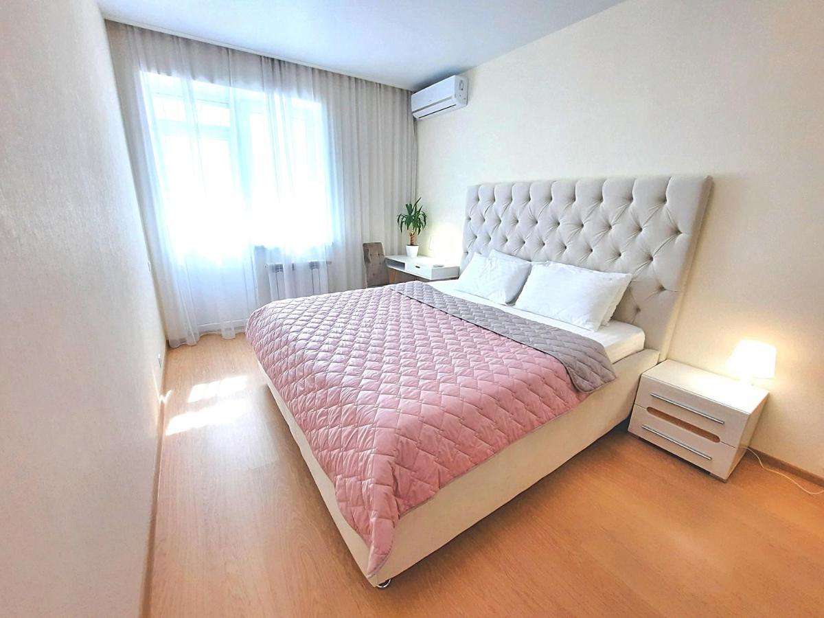 Квартира Посуточно Двокімнатна У Мікрорайоні Садовий Мережа Alex Apartments Документи Для Відряджень Фоп 3 Група Πολτάβα Εξωτερικό φωτογραφία